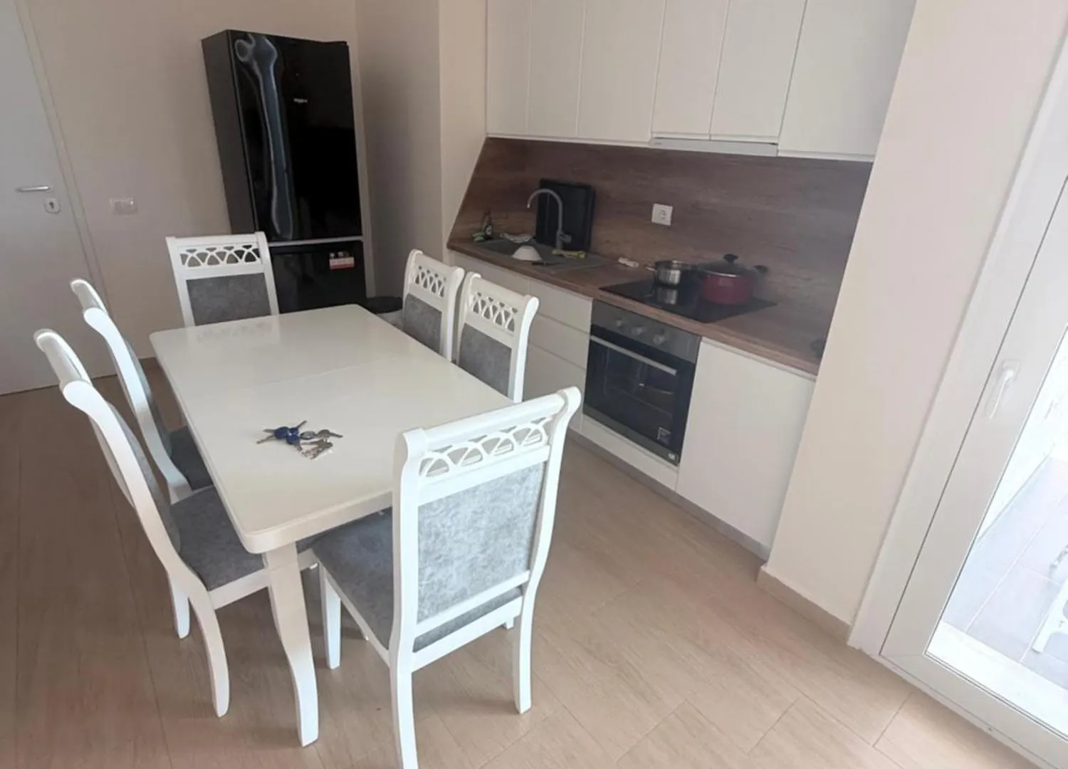 Polisi i Vogel Palmera Apartament 0*, Polisi i Vogel אלבניה